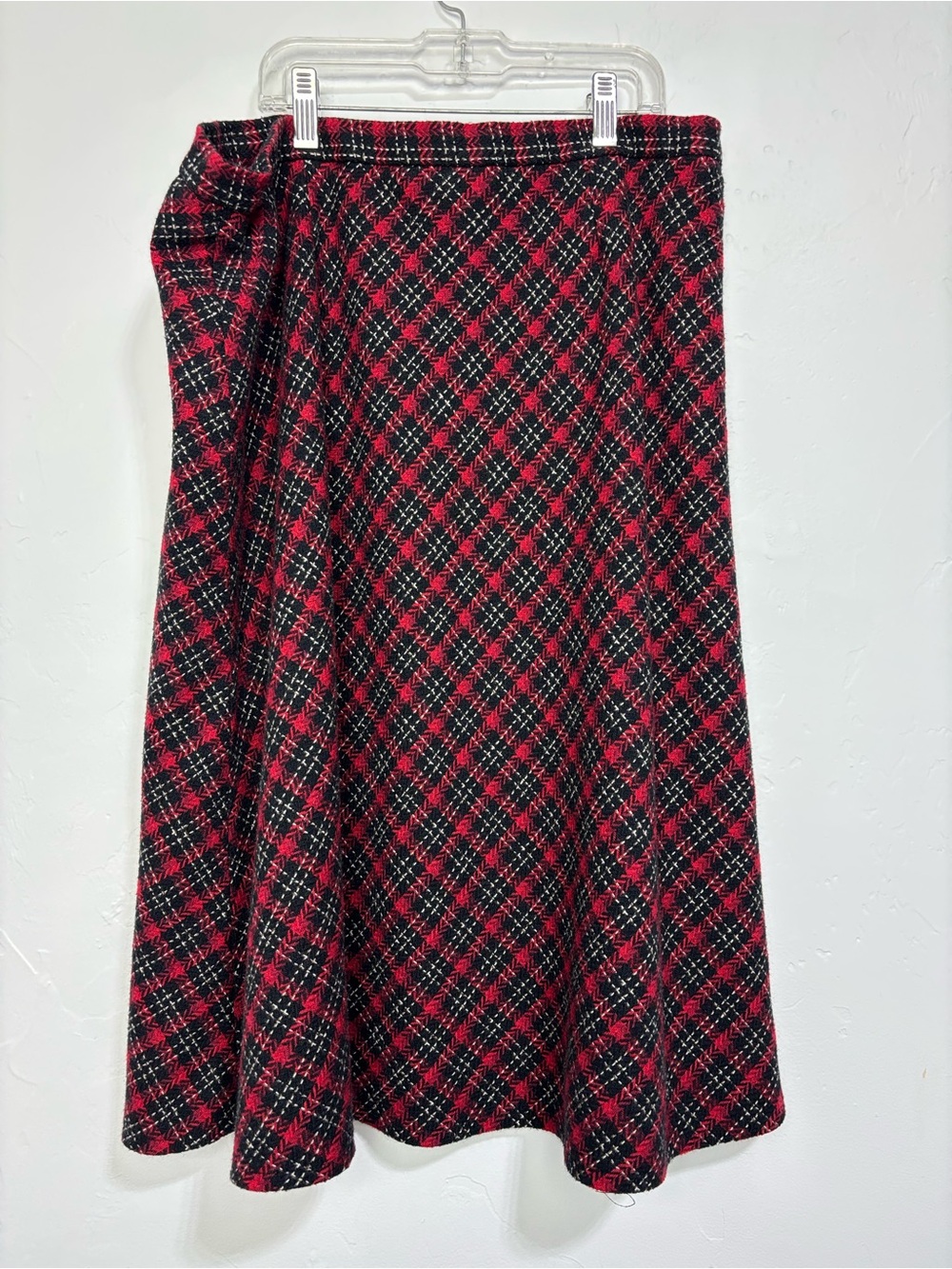 Cato Women’s Size 16 A-Line Wool Blend Skirt Holiday Red Black Winter Knee Plaid